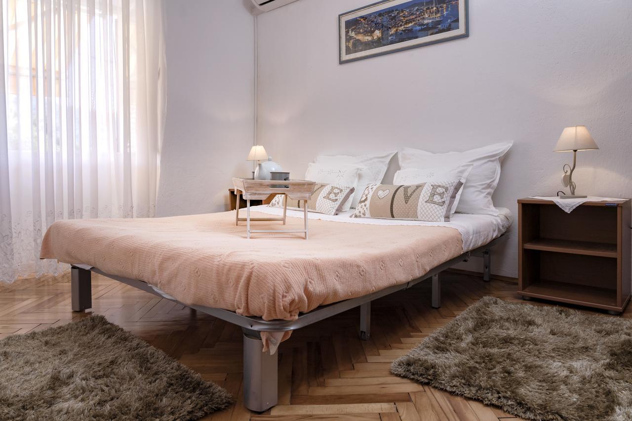 Guesthouse Wish Stari Grad Kültér fotó